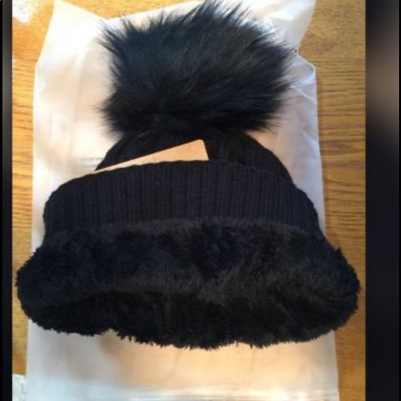 Ugg hat - Picture 2 of 4